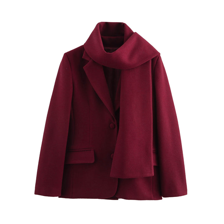 Elegant winter coat for women with a chic collar and a matching scarf Lune London