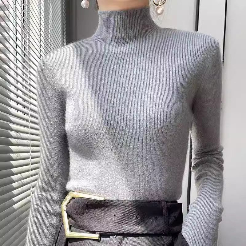 Elegant turtleneck sweater for women in fine wool Lune London