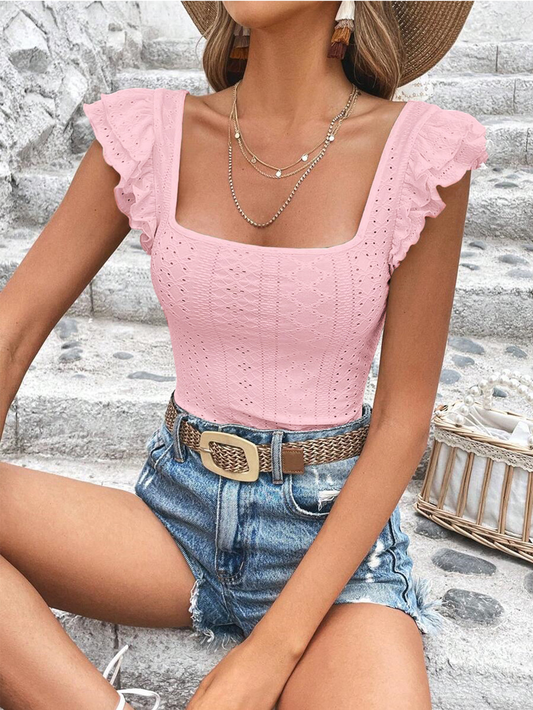 Top femmes avec détails volantés et décolleté carré Chic & Stil