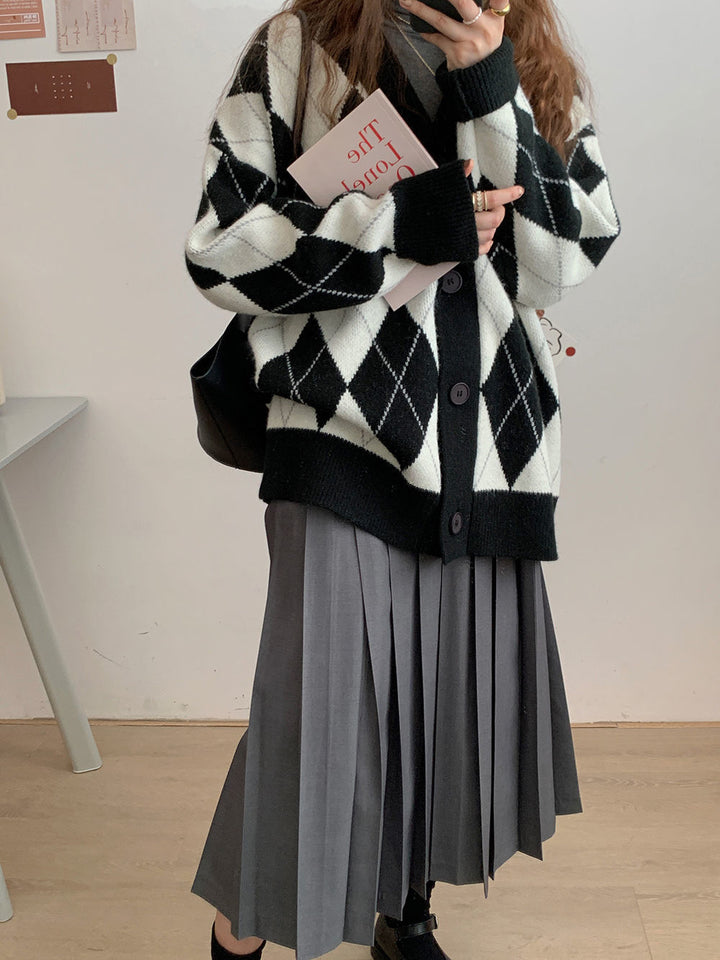 Chunky knit cardigan for women with modern diamond pattern and button closure Lune London