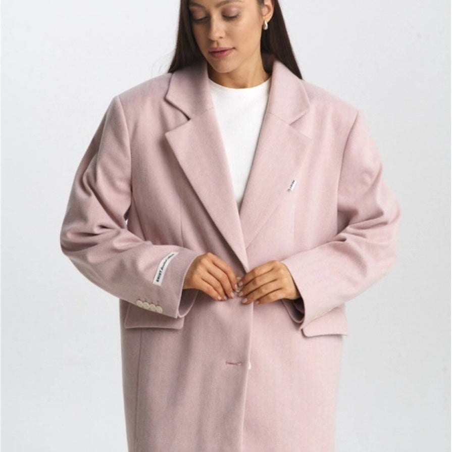 Elegant blazer for women in a modern cut with minimalist details Lune London