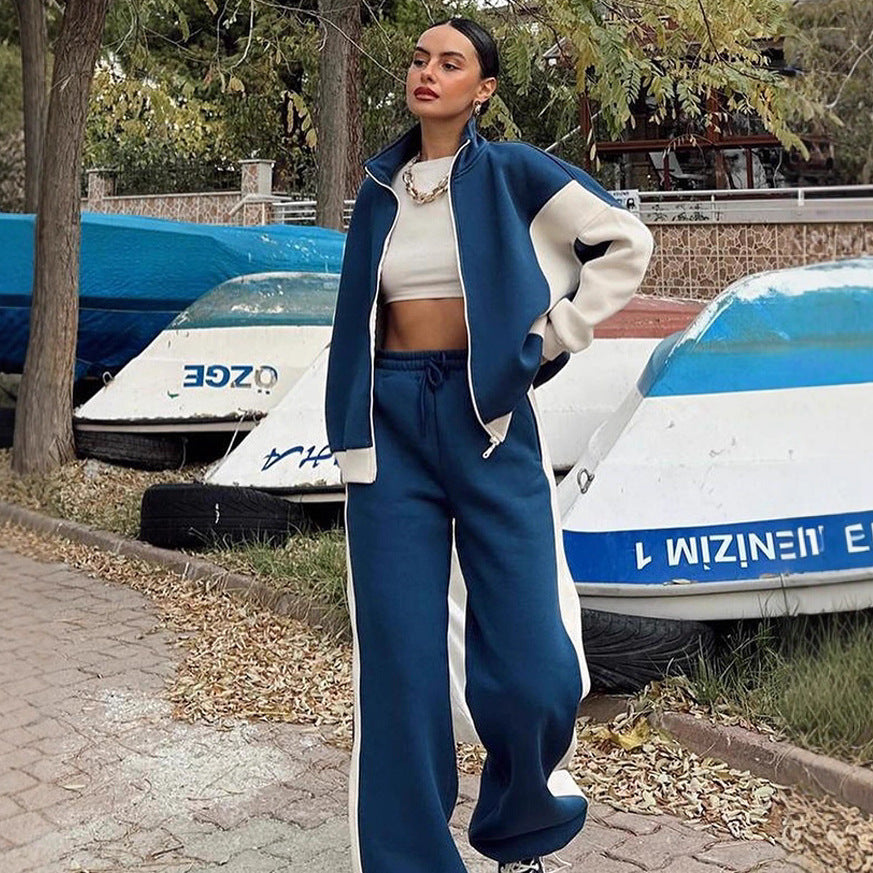 Women's casual tracksuit with cropped top and wide-cut pants Chic & Stil