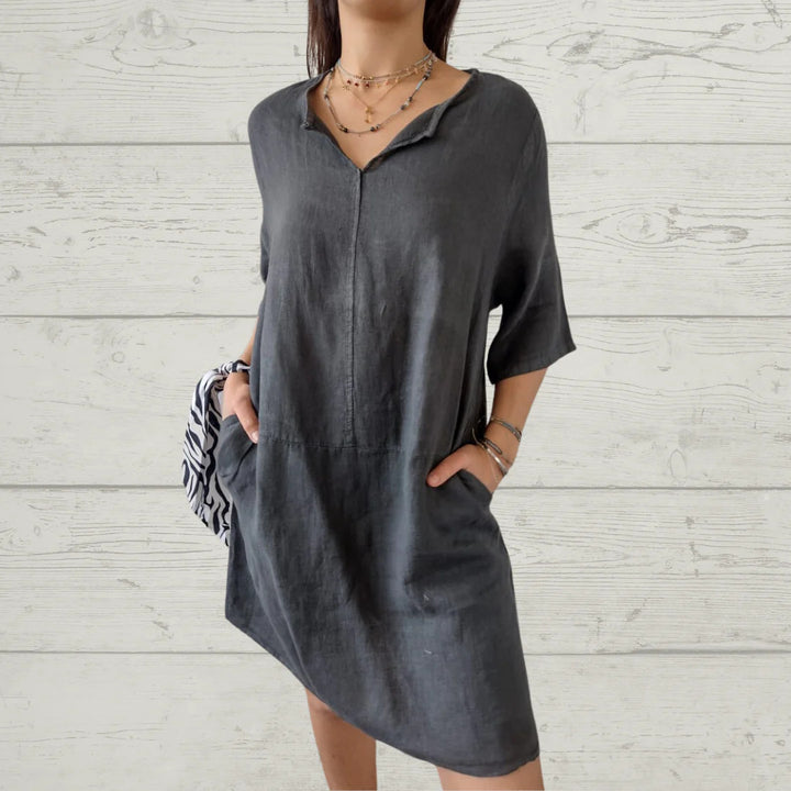 Linen dress for women with V-neckline and practical pockets Lune London