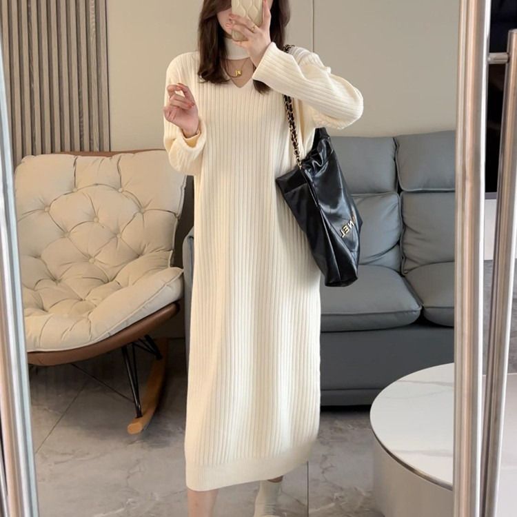 Robe tricotée pour femme avec décolleté en V profond et design en côtes élégant Chic & Stil