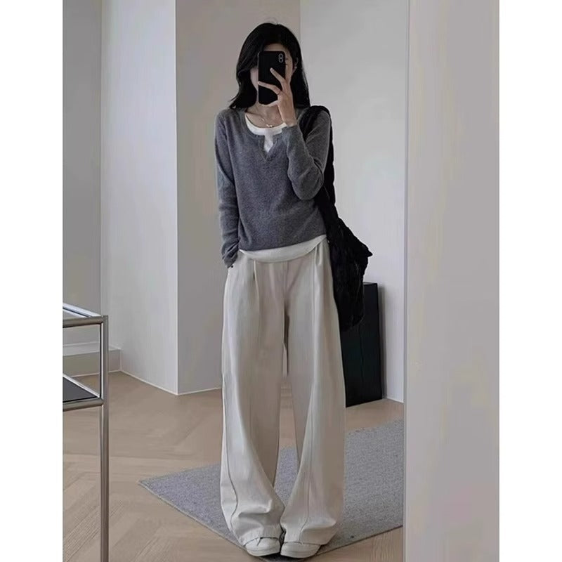 Women's elegant and comfortable sweater with V-neck and wide pants Chic & Stil