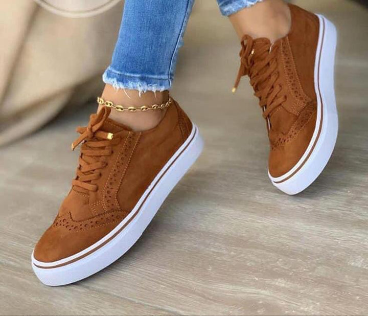 Women's sneakers with trendy textile upper and cushioning sole Lune London