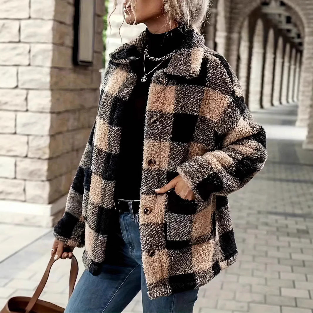 Ladies Comfortable Checked Fleece Jacket in Casual Chic Style