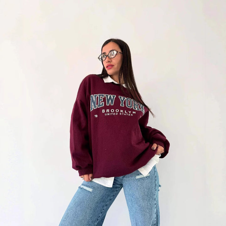 Women casual sweatshirt with creative New York print and oversized fit Lune London