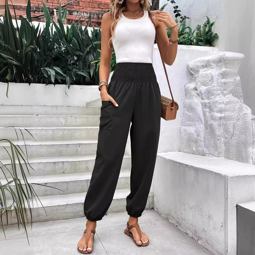High-waisted leisure trousers for women with elastic waist and practical side pockets Chic and Style