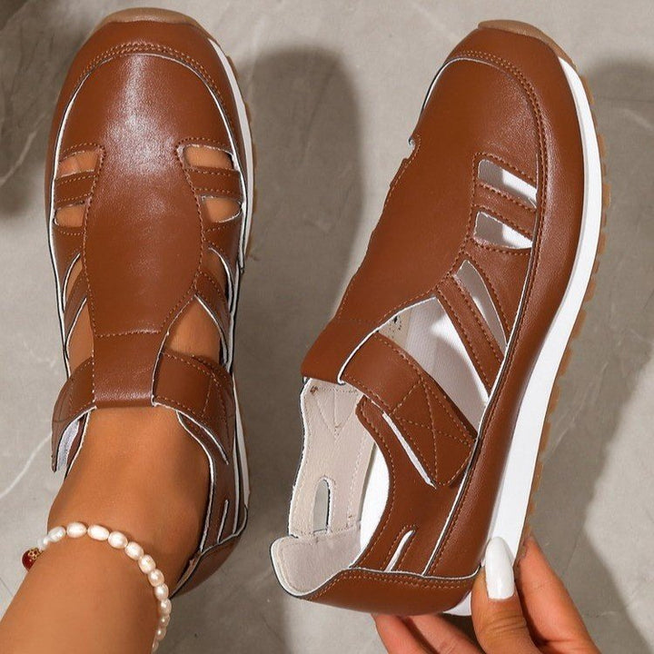 Comfortable women's sandals with ergonomic strap design and breathable surface technology Lune London