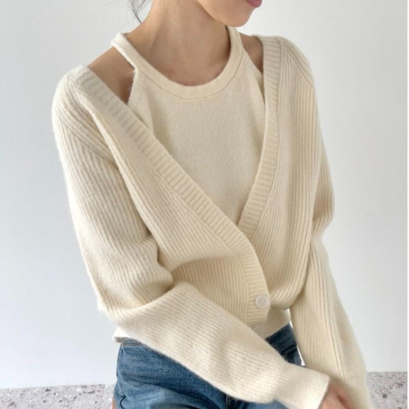 Cardigan court pour femmes avec un décolleté en V profond et des détails de boutons Chic & Stil