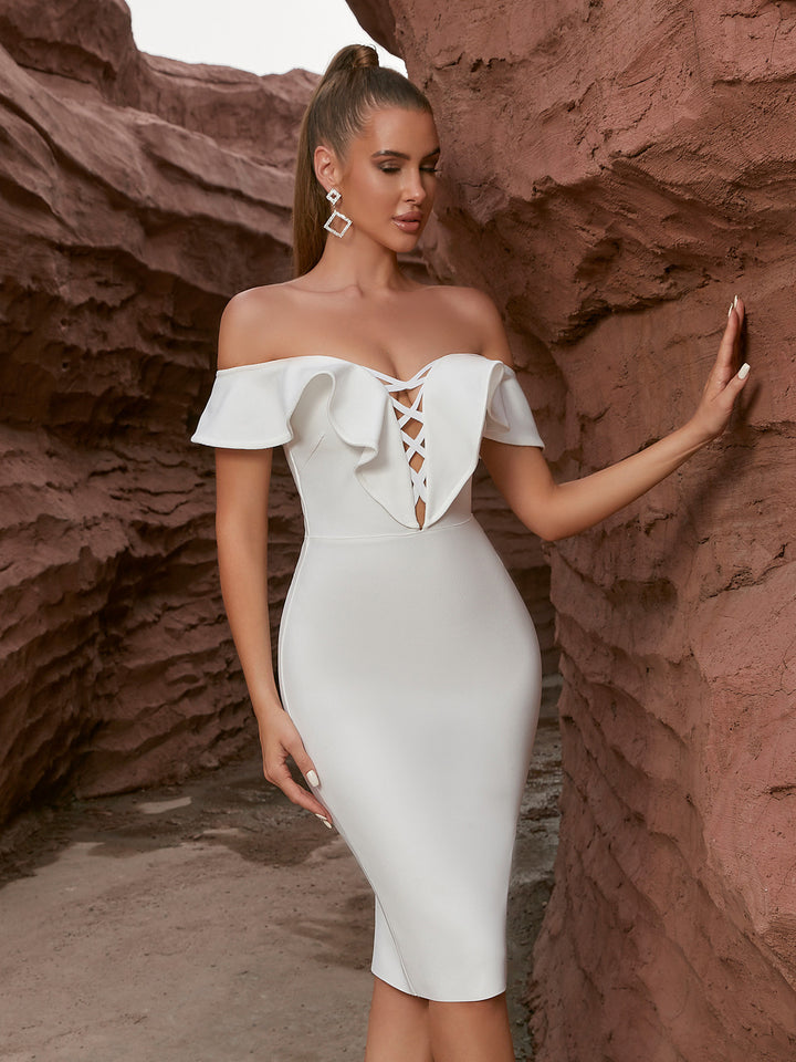 Robe fourreau pour femmes avec des manches volantes et un décolleté structuré Chic & Stil