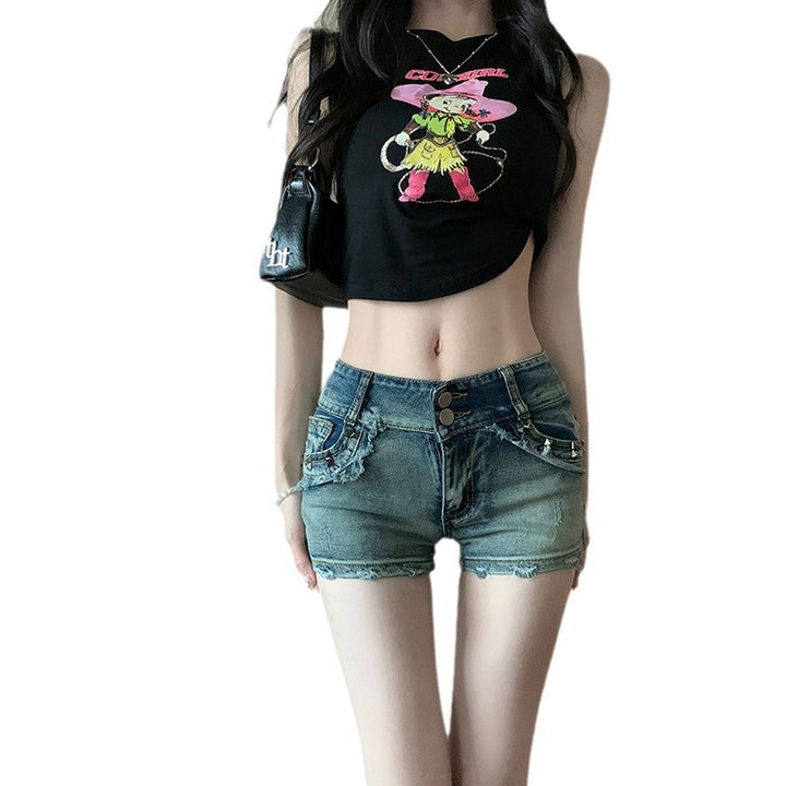 Women’s casual denim shorts with contrasting details and fashionable cut