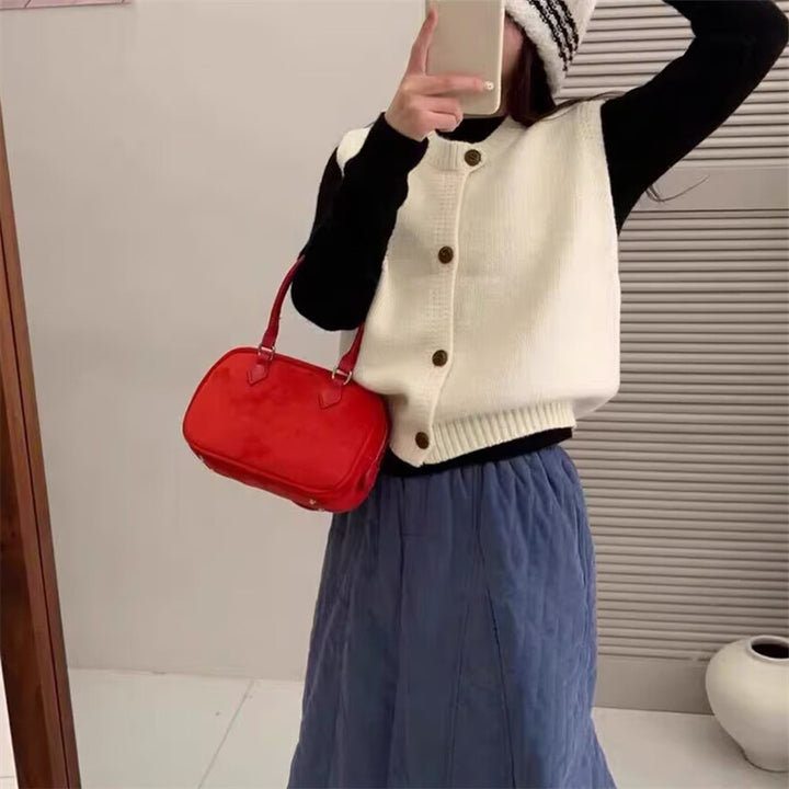 Gilet en tricot pour femmes avec design à boutons et coupe décontractée Chic & Stil