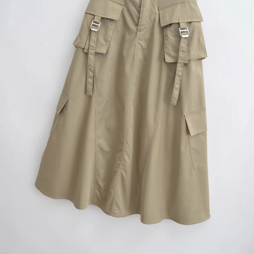Women's midi skirt with practical cargo pockets and elegant cut Lune London