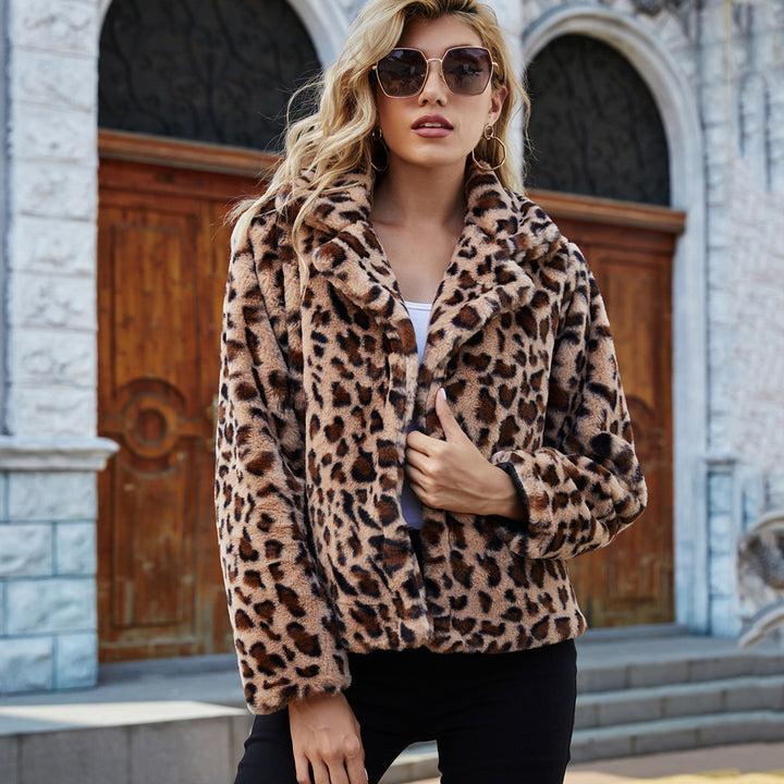 Women Velvet Leopard Print Jacket with Elegant Collar and Soft Lining Lune London