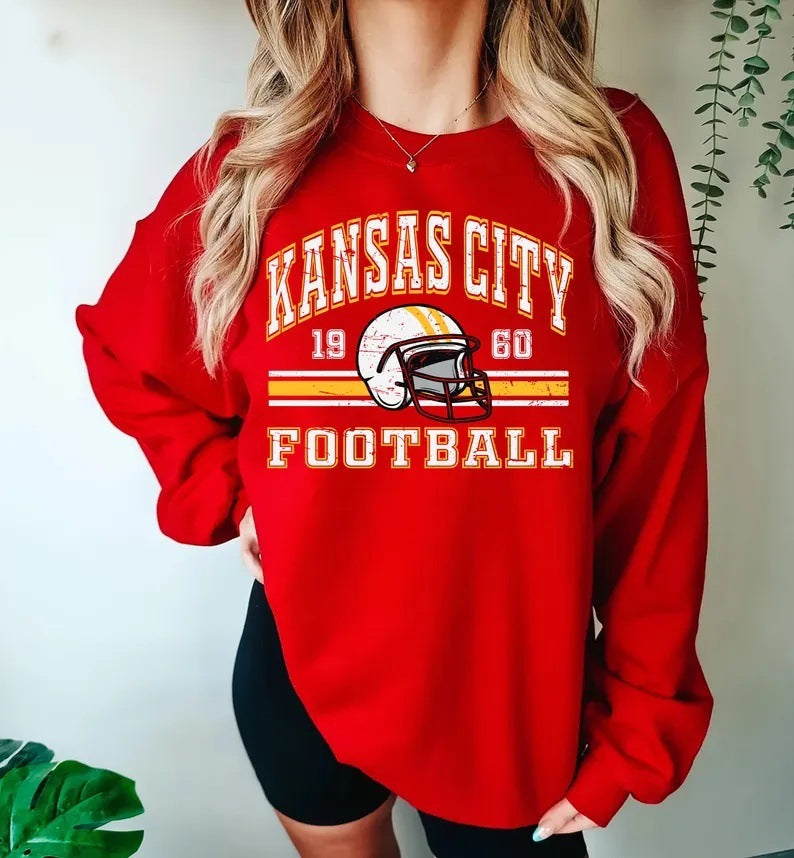 Women Oversized Sweatshirt with nostalgic football motif Chic & Stil