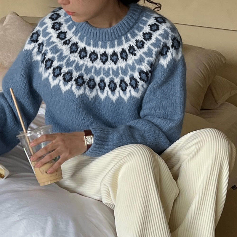Women's knitted sweater with traditional Norwegian pattern Lune London