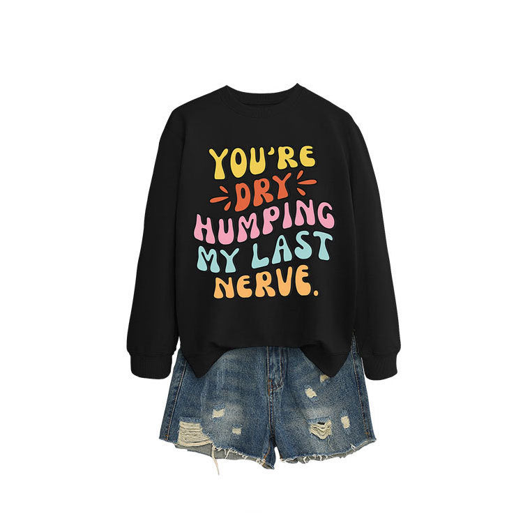 Sweat-shirt femme avec slogan de bande dessinée joyeux et coupe décontractée Chic & Stil