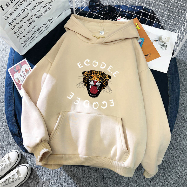 Women's hoodie with tiger-like graphic design Chic & Stil