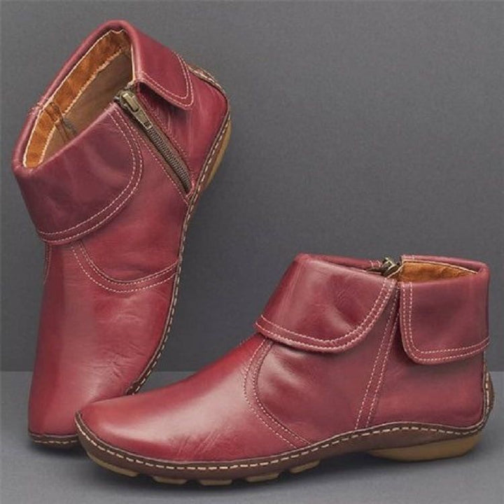 Elegant Chelsea boots for women in high-quality leather with side zipper Lune London