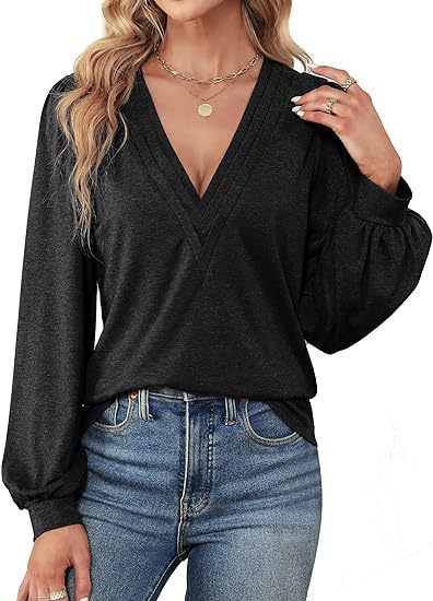 Elegant women's top with V neckline and puff sleeves Lune London