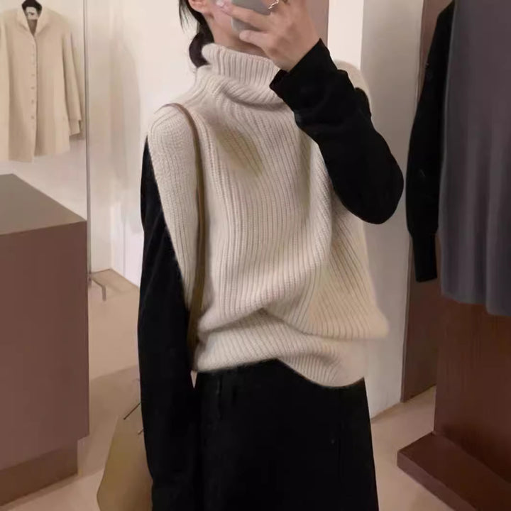 Woman knitted tank top with high collar and ribbed texture Lune London