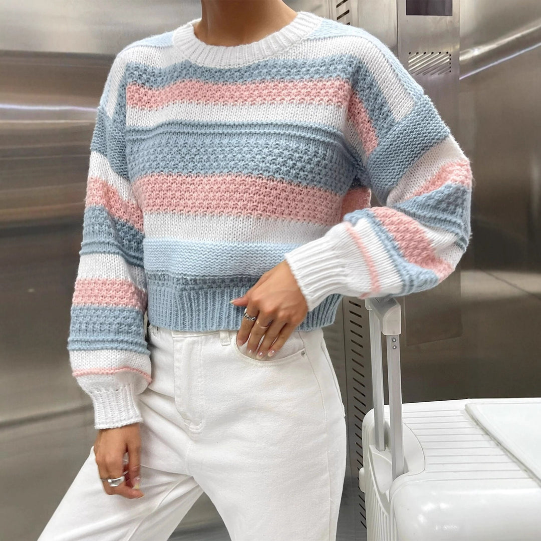 Pull féminin à la mode avec une structure de rayures unique et une coupe décontractée Chic & Stil