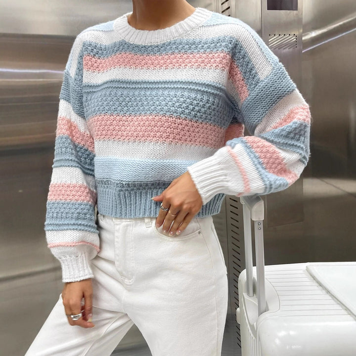 Pull féminin à la mode avec une structure de rayures unique et une coupe décontractée Chic & Stil