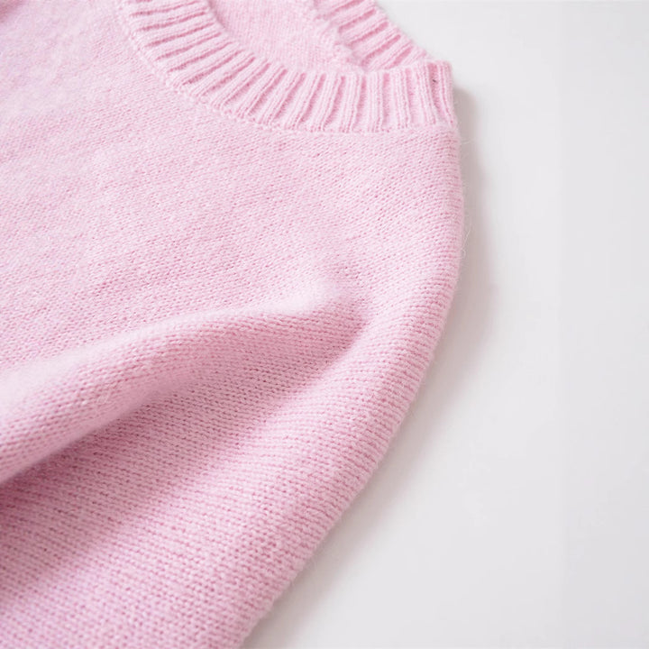 Comfortable oversized sweater for women with a round neck and wide cuffs Lune London