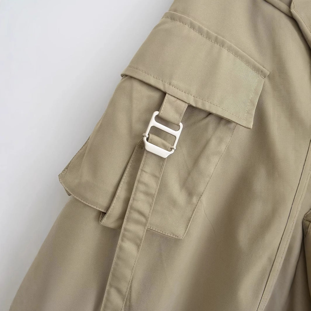 Women's midi skirt with practical cargo pockets and elegant cut Lune London
