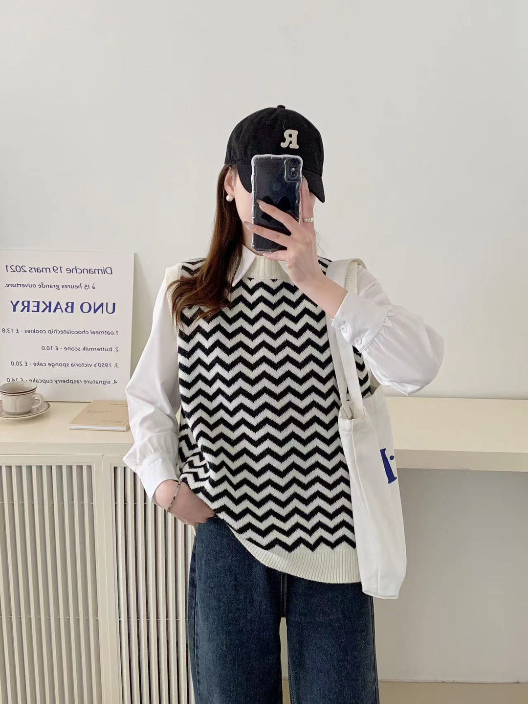 Women's knitted sweater with zigzag pattern and elegant collar Lune London