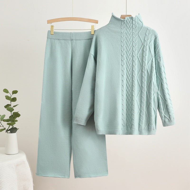 Comfortable knit loungewear set for women with high collar Lune London