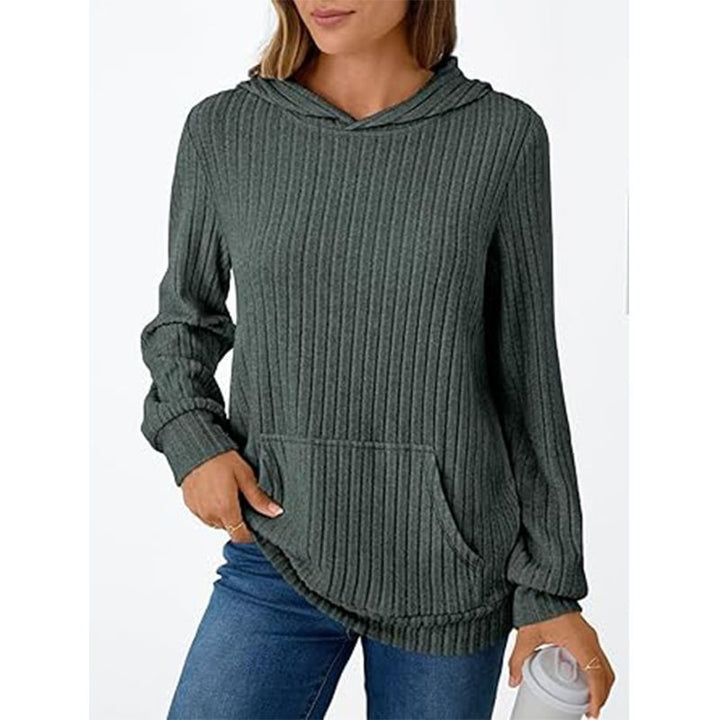 Ladies cozy hoodie with ribbed design and practical kangaroo pocket Lune London