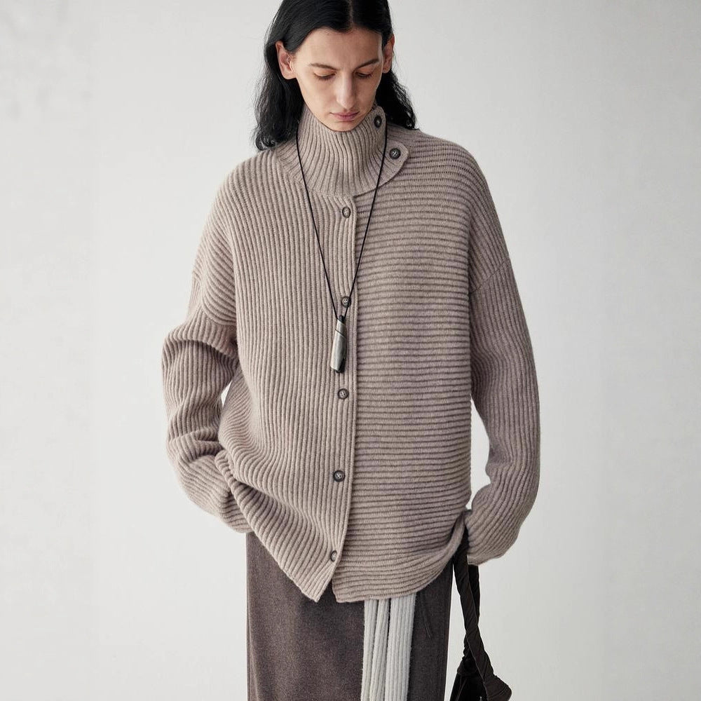 Cardigan Femme Détendu avec Col Haut et Détails Bouton Chic & Stil