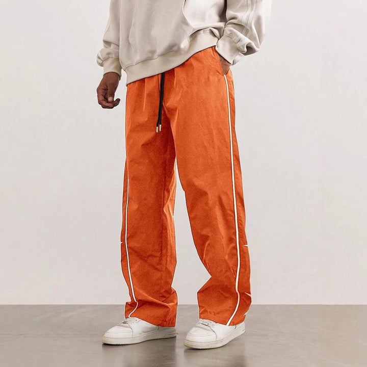 Leisure pants for men with contrasting side stripes Lune London