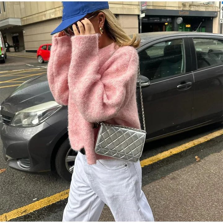 Chic and stylish oversized cozy sweater for women