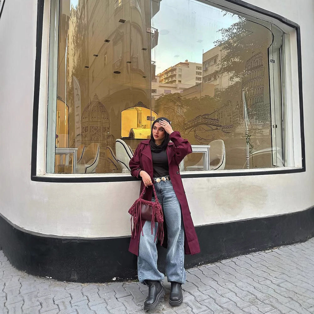 Trendy trench coat for women with an elegant cut and practical pockets Lune London