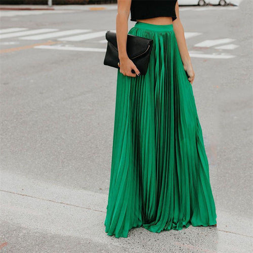 Long pleated skirt for women with elastic waistband and flowing fabric Lune London