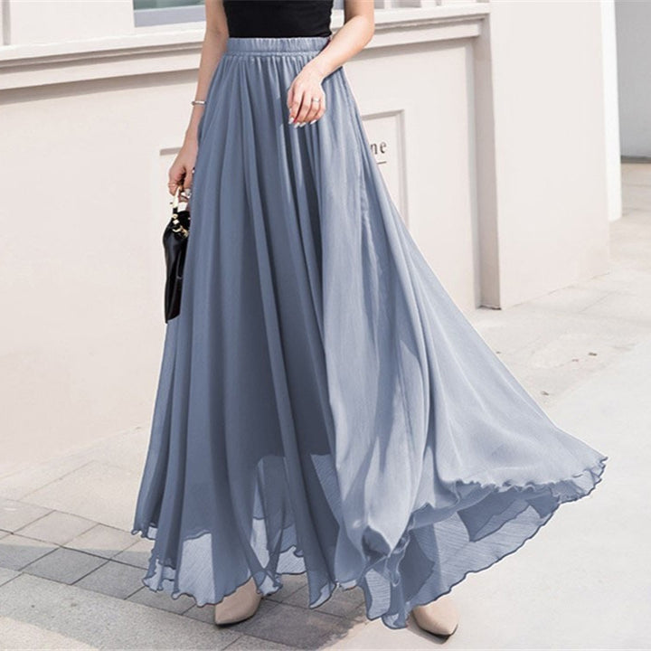 Long and flowing skirt for women with elastic waist and floating hem Lune London