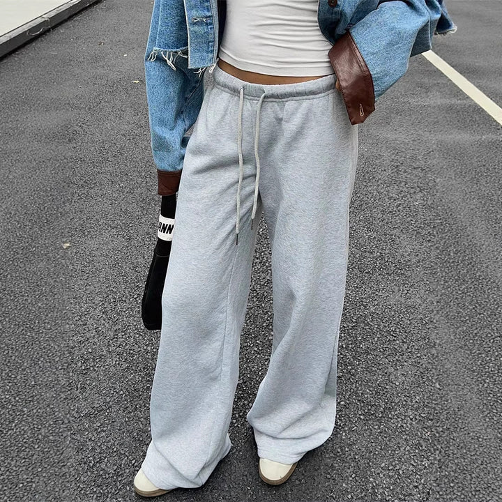 Women Comfortable Loose Sports Pants with Practical Pockets Lune London