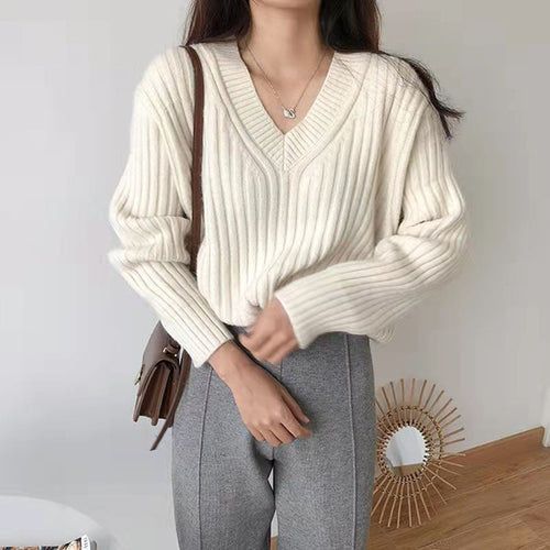 Viscose sweater for women with V-neck and ribbed design Lune London