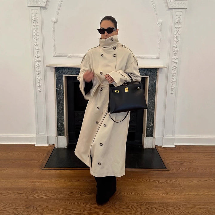 Luxurious trench coat for women with well-thought-out details Lune London
