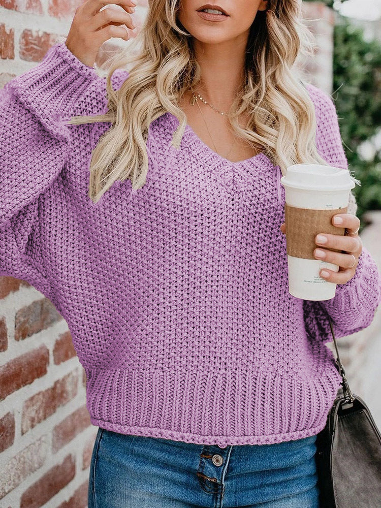 Chunky knit sweater for women with V-neck and relaxed fit Lune London