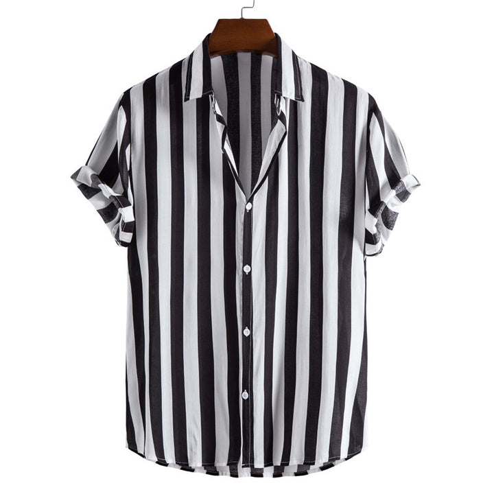 Short sleeve shirt for men with a trendy striped pattern and a comfortable fit Lune London