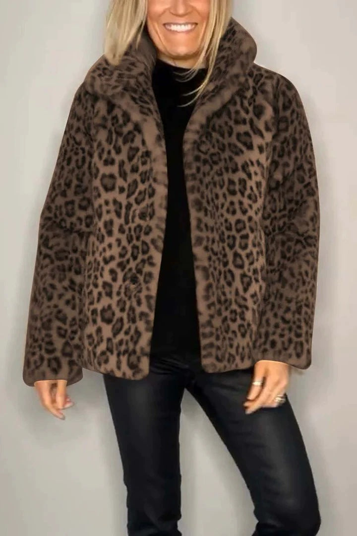 Fashionable plush coat for women with leopard print and elegant cut Lune London