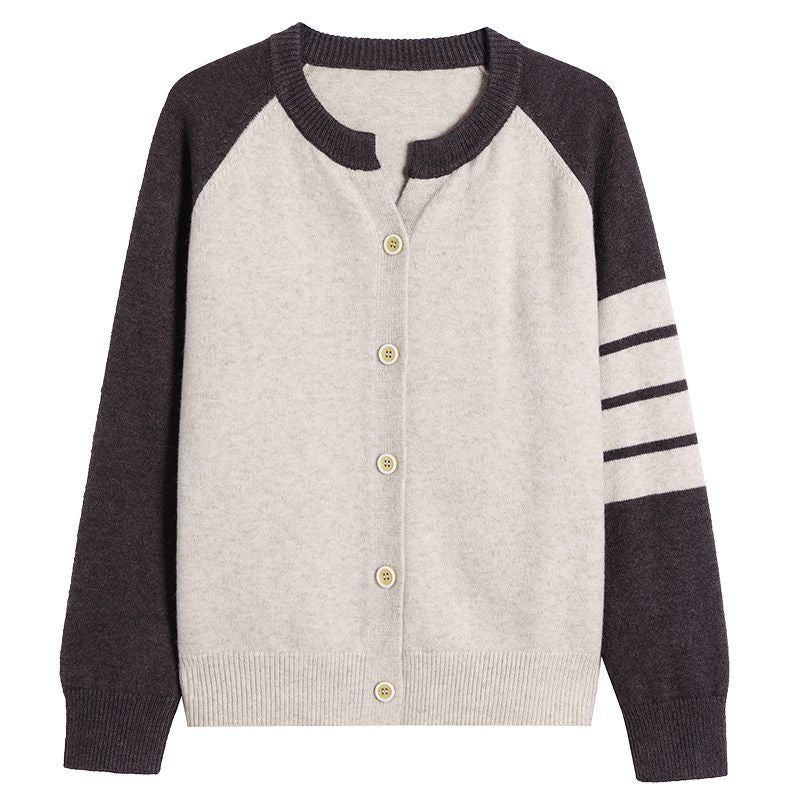 Cardigan pour femmes avec contrastes de couleurs et détails de boutons Chic & Stil