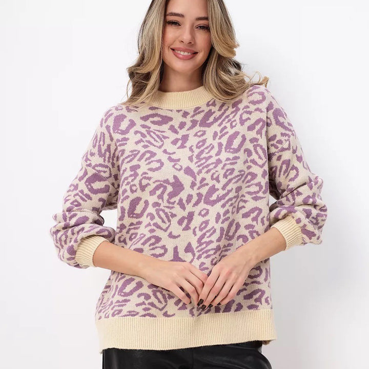 Comfortable knitted sweater for women with a modern leopard print and ribbed finishes Lune London