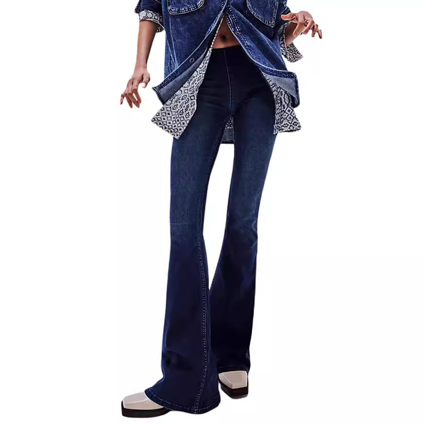 Women Flared Jeans in a casual cut with a high waistband and figure-flattering silhouette Lune London
