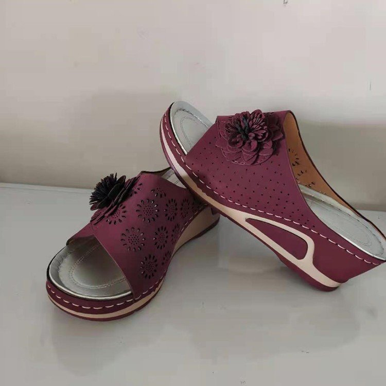 Elegant flower sandals for women with breathable upper material and comfortable sole Lune London